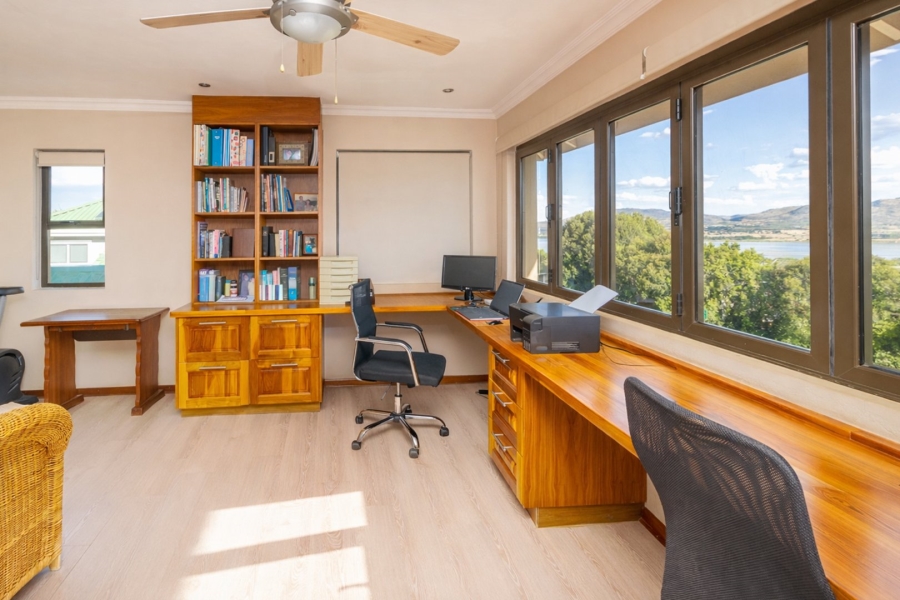 3 Bedroom Property for Sale in Caribbean Beach Club North West